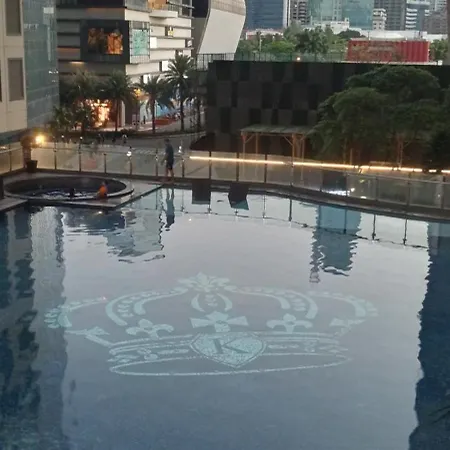 Knightsbridge Residences With Free Pool, Sauna, Fast Wifi, Gym And Kitchen