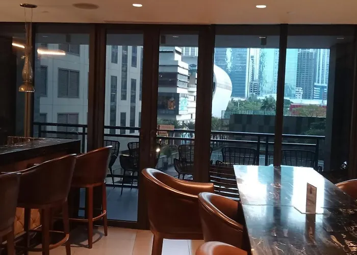 Knightsbridge Residences With Free Pool, Sauna, Fast Wifi, Gym And Kitchen Hotel