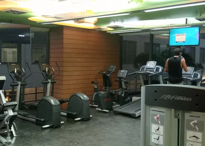 Knightsbridge Residences With Free Pool, Sauna, Fast Wifi, Gym And Kitchen 5*