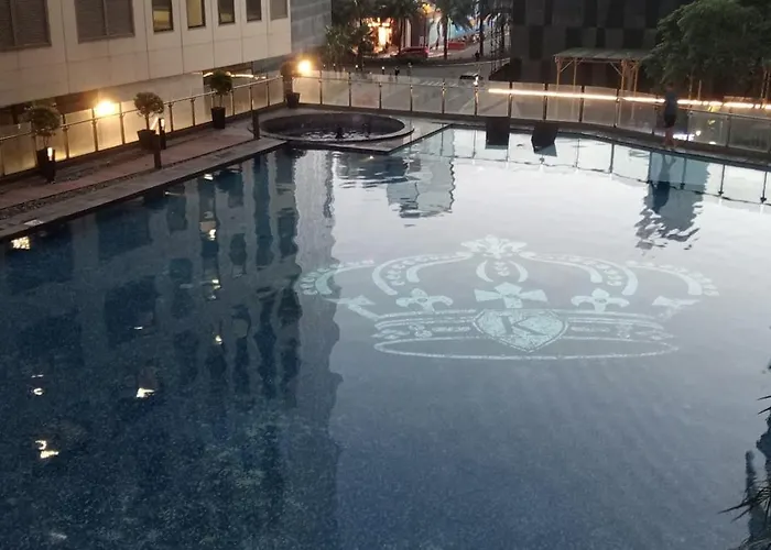 Knightsbridge Residences With Free Pool, Sauna, Fast Wifi, Gym And Kitchen 5*